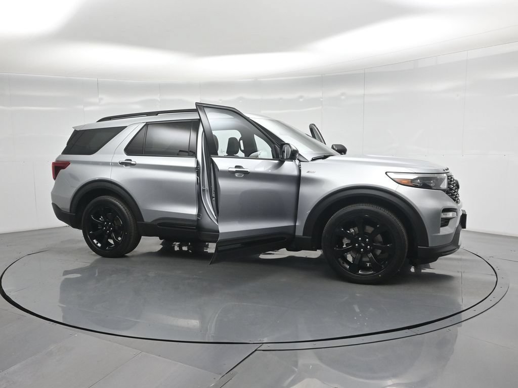 Certified 2023 Ford Explorer ST-Line w/ Class IV Trailer Tow Package RWD image 30