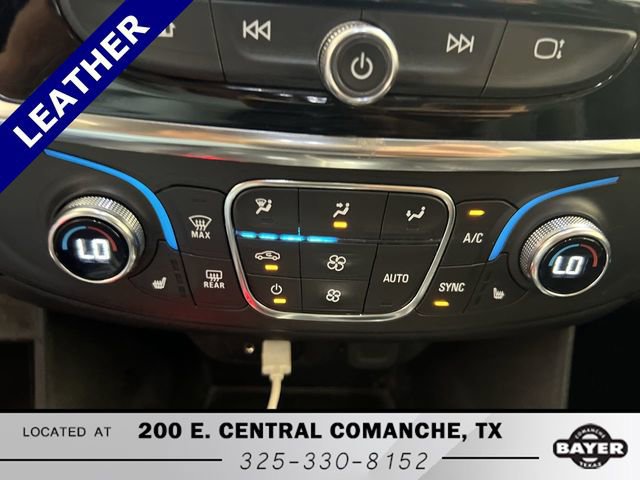 Used 2021 Chevrolet Traverse LT w/ LT Premium Package image 17