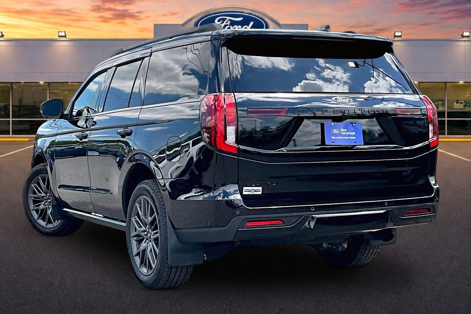 Certified 2025 Ford Expedition Platinum w/ Stealth Performance Package AWD/4WD video 2