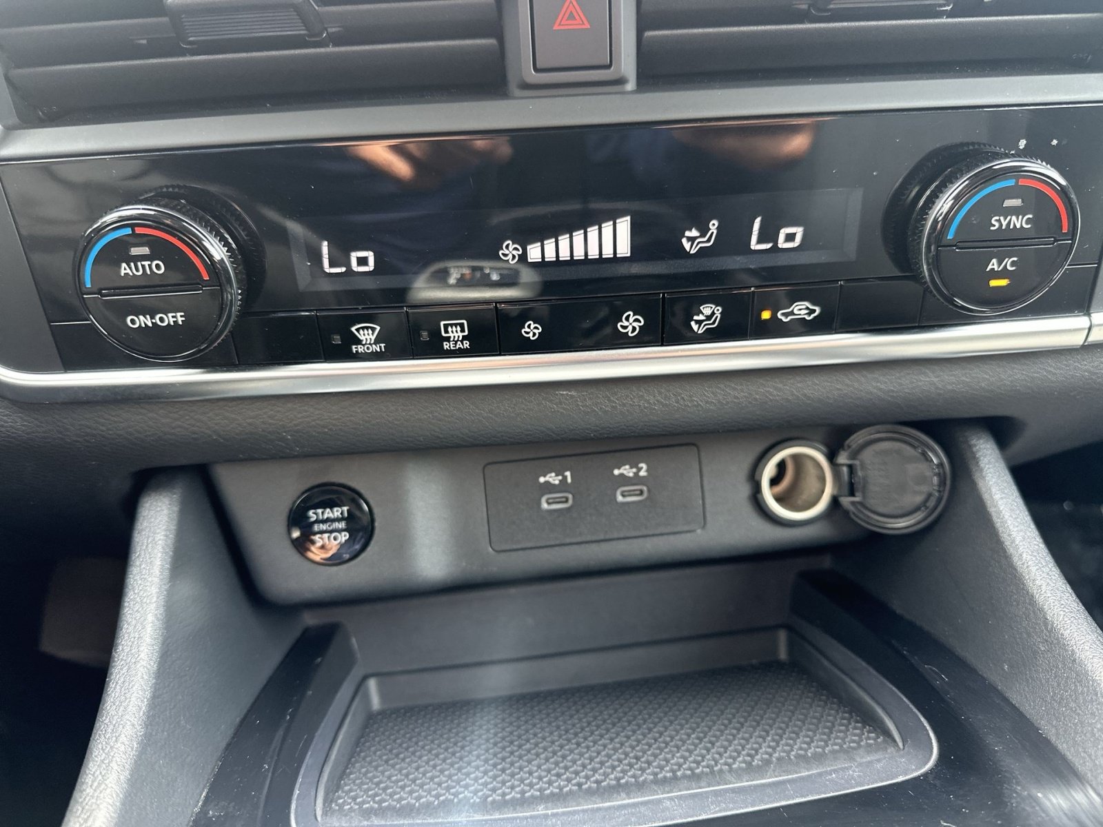 Used 2024 Nissan Rogue SV AWD/4WD image 28