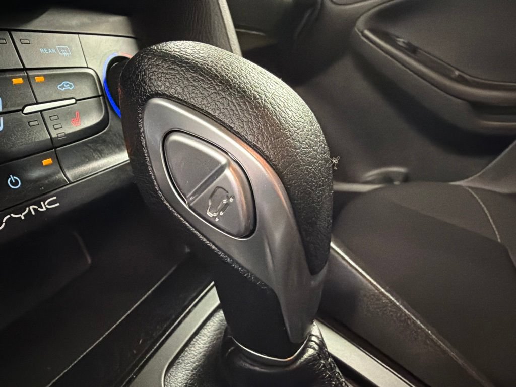 Certified 2018 Ford Focus SE w/ Cold Weather Package FWD image 15