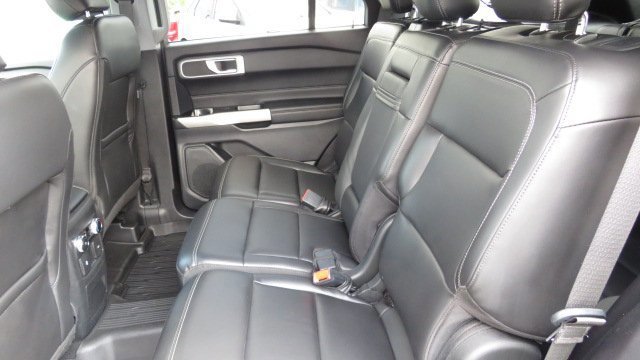 Certified 2022 Ford Explorer XLT w/ Equipment Group 202A image 11