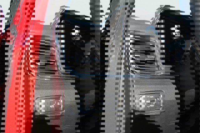 Used 2025 GMC Terrain Elevation w/ Black Edition image 23