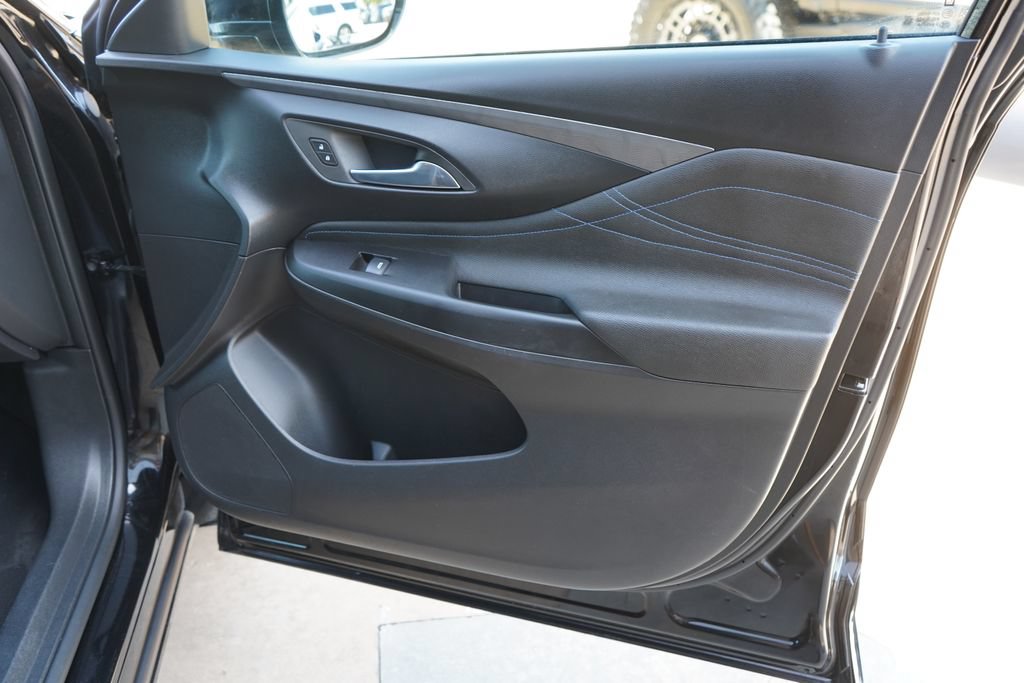 Used 2025 Buick Envista Sport Touring FWD image 19