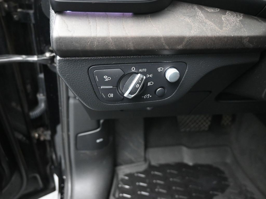 Used 2019 Audi Q5 Prestige w/ Prestige Package image 19