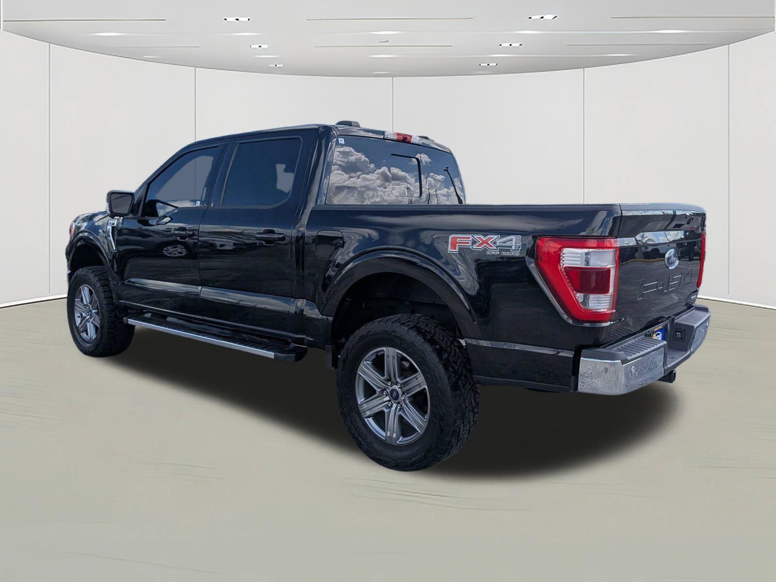 Certified 2022 Ford F150 Lariat w/ Trailer Tow Package AWD/4WD image 5
