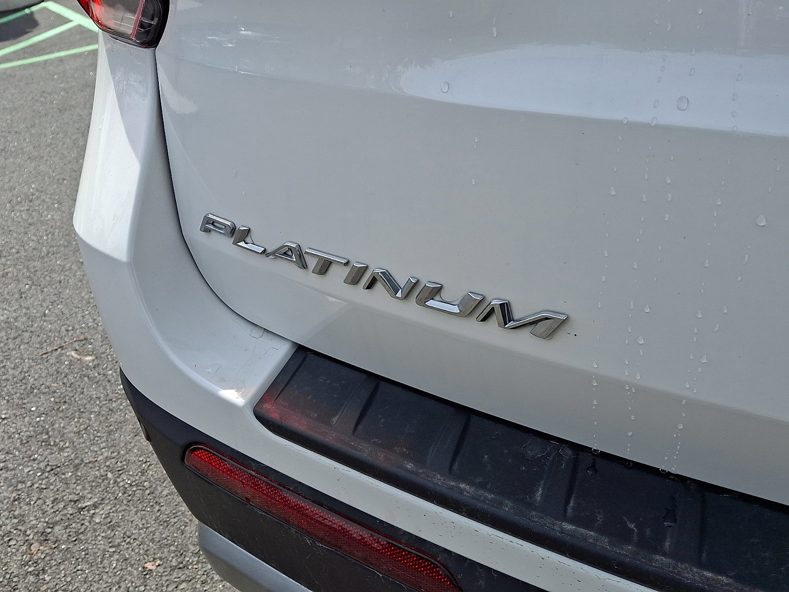 Certified 2025 Ford Explorer Platinum w/ LUX Leather Package image 32