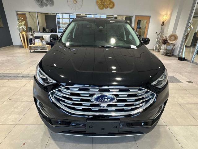 Certified 2022 Ford Edge Titanium w/ Equipment Group 301A image 8
