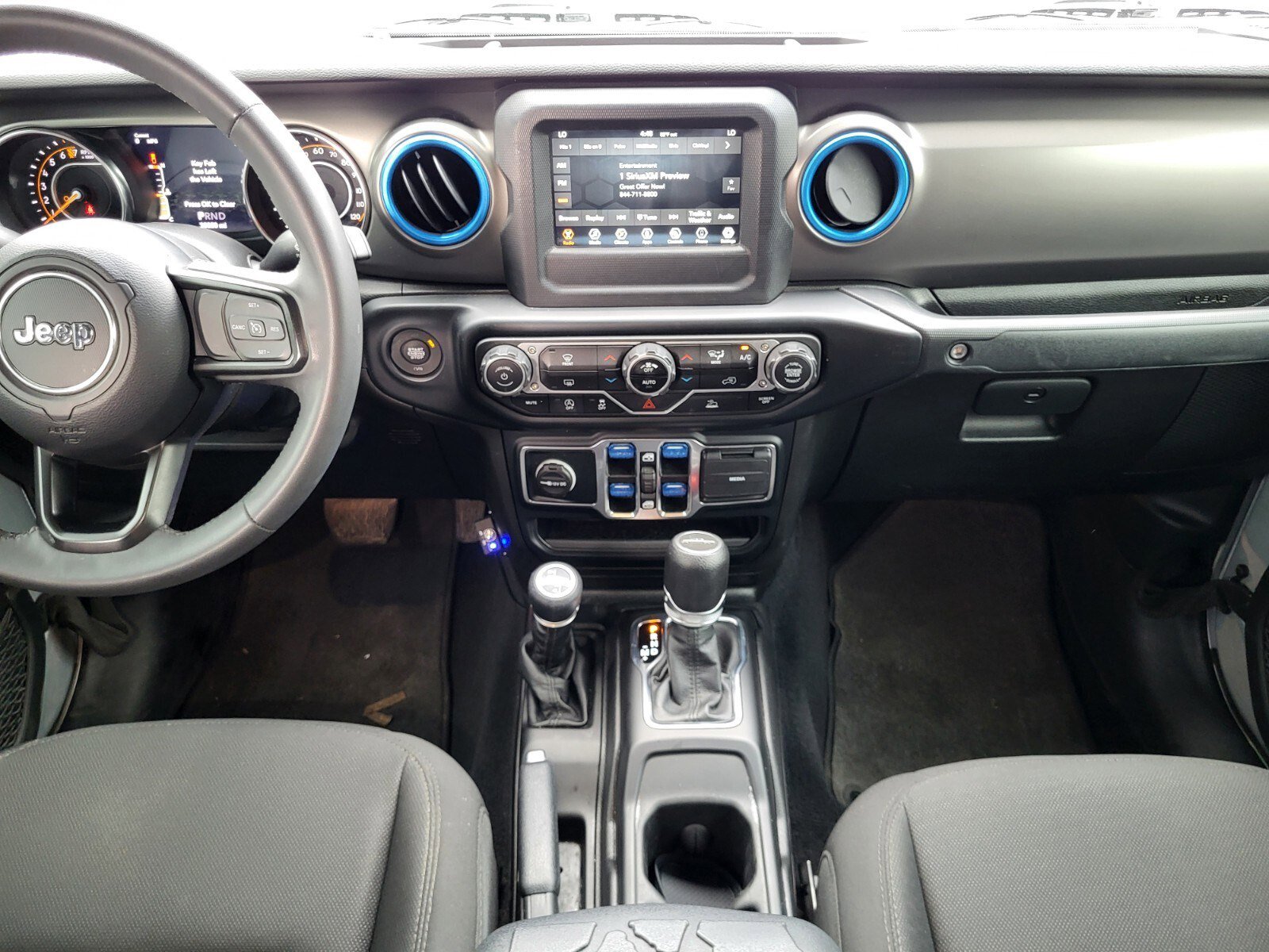 Used 2023 Jeep Gladiator Willys AWD/4WD image 15