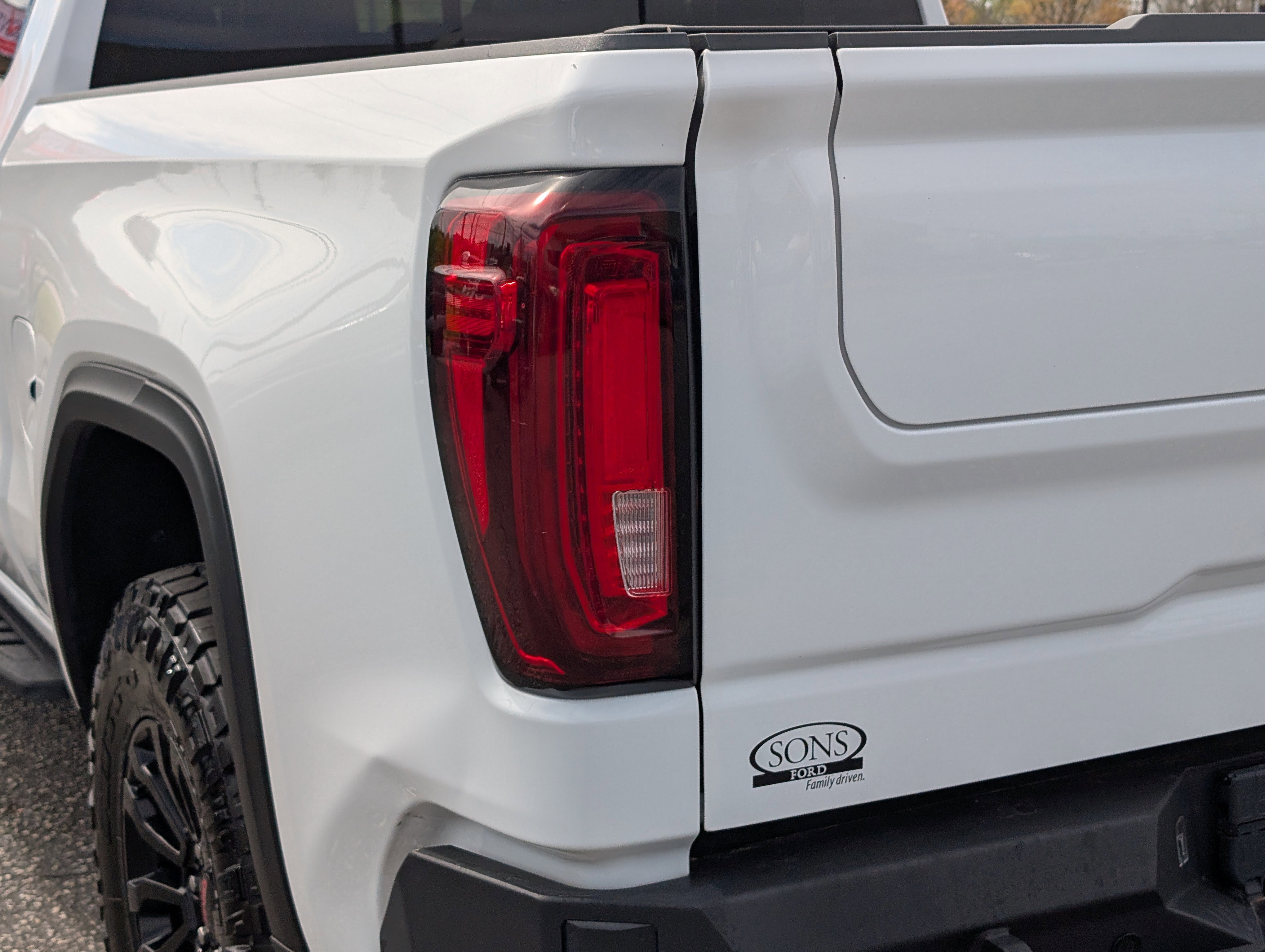 Used 2023 GMC Sierra 1500 AT4X image 14