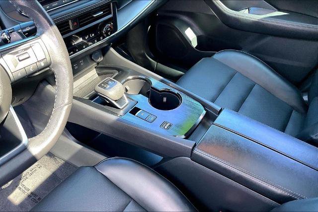 Used 2024 Nissan Rogue SV w/ SV Premium Package FWD image 15