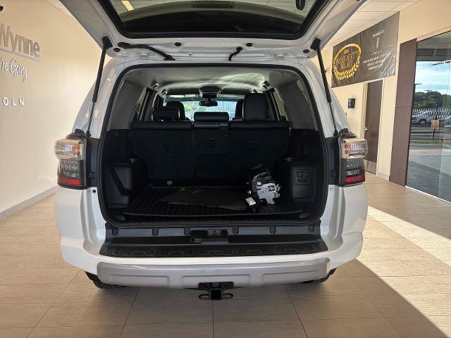 Used 2018 Toyota 4Runner TRD Off-Road Premium AWD/4WD image 10