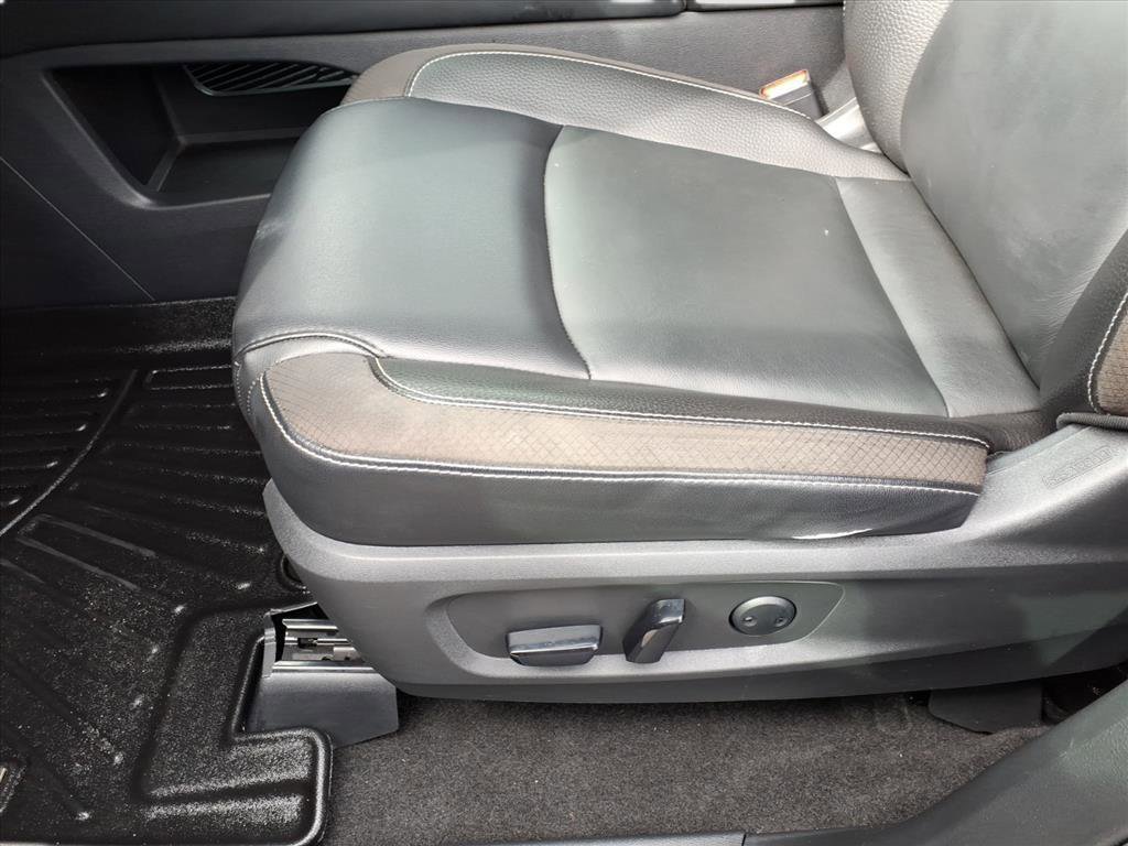 Used 2023 Nissan Pathfinder SL image 18