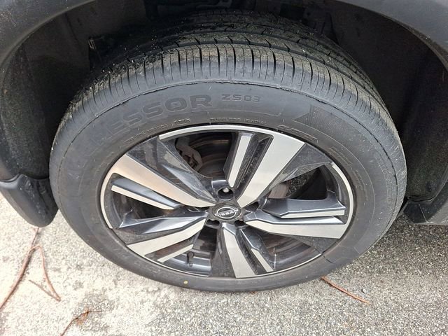 Used 2022 Nissan Rogue Platinum w/ Head-Up Display Package image 9