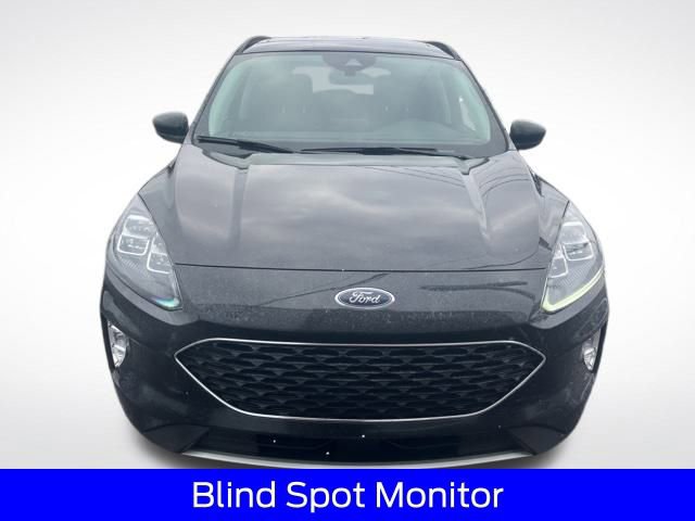 Certified 2022 Ford Escape Titanium w/ Class II Trailer Tow Package image 10