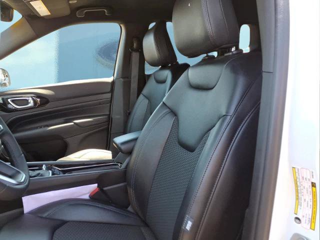 Used 2025 Jeep Compass Latitude w/ Altitude Special Edition AWD/4WD image 26