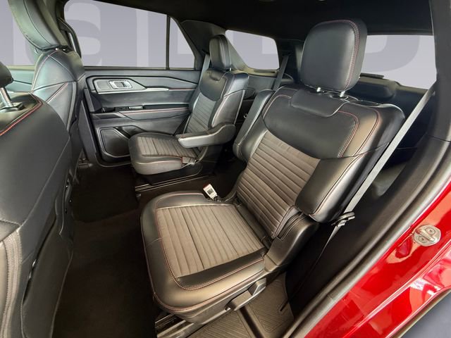 Certified 2025 Ford Explorer ST-Line image 16