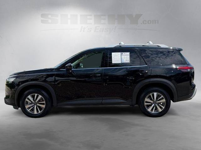 Used 2023 Nissan Pathfinder SL AWD/4WD image 16