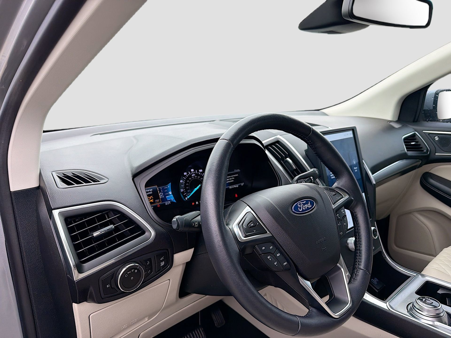 Certified 2023 Ford Edge Titanium AWD/4WD image 11
