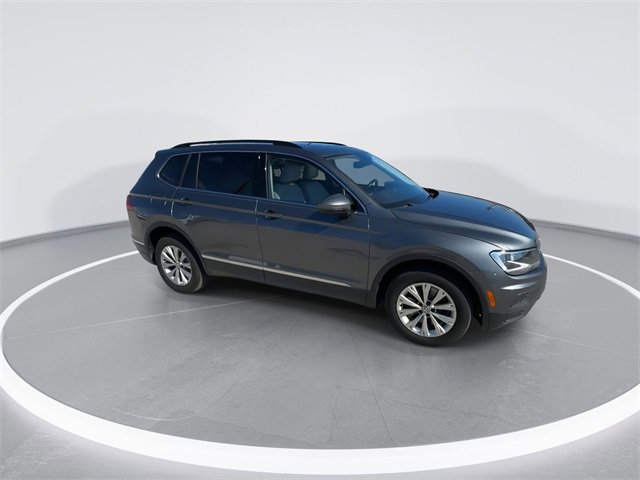 Used 2018 Volkswagen Tiguan SE w/ Panoramic Sunroof Package image 3