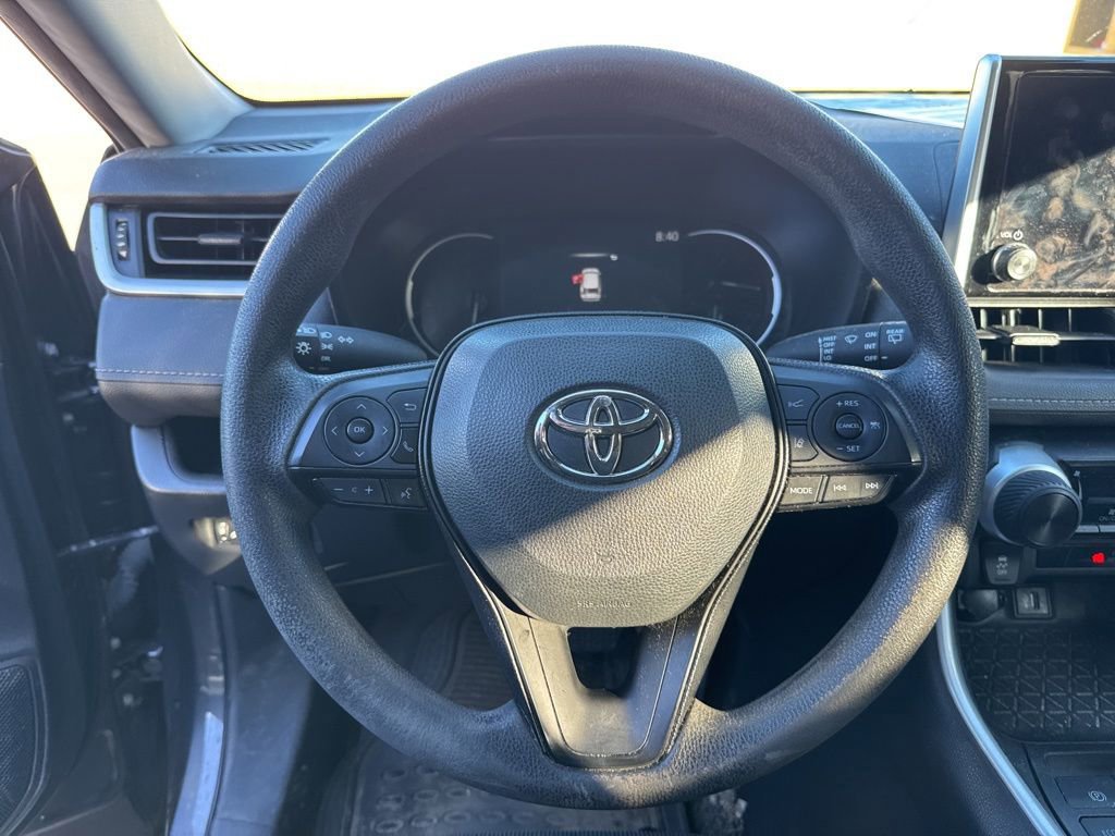 Used 2023 Toyota RAV4 LE image 11