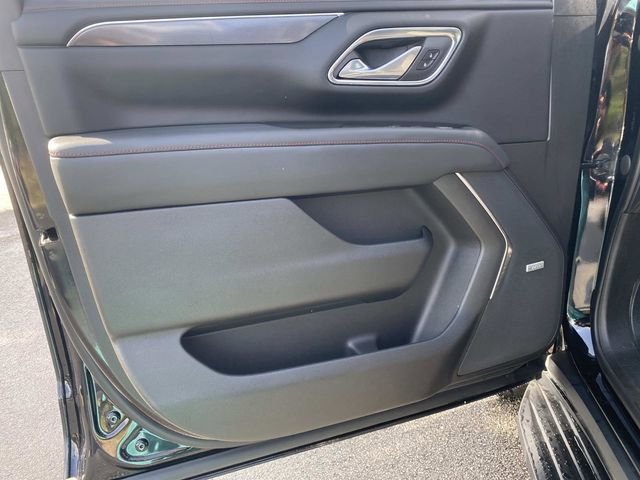Used 2023 Chevrolet Suburban RST AWD/4WD image 18