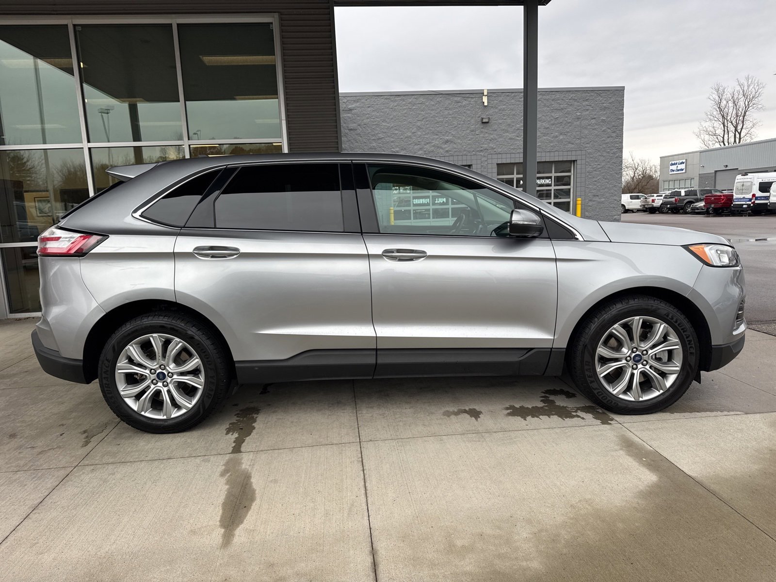 Certified 2021 Ford Edge Titanium image 2