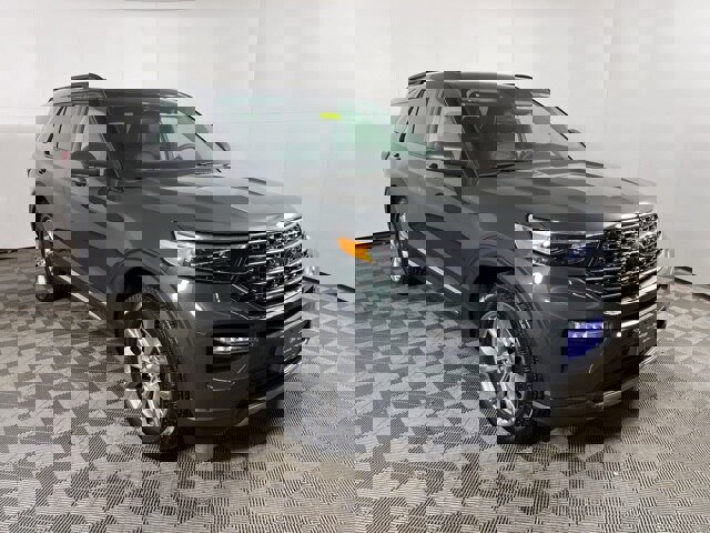 Certified 2023 Ford Explorer XLT w/ Equipment Group 202A image 5