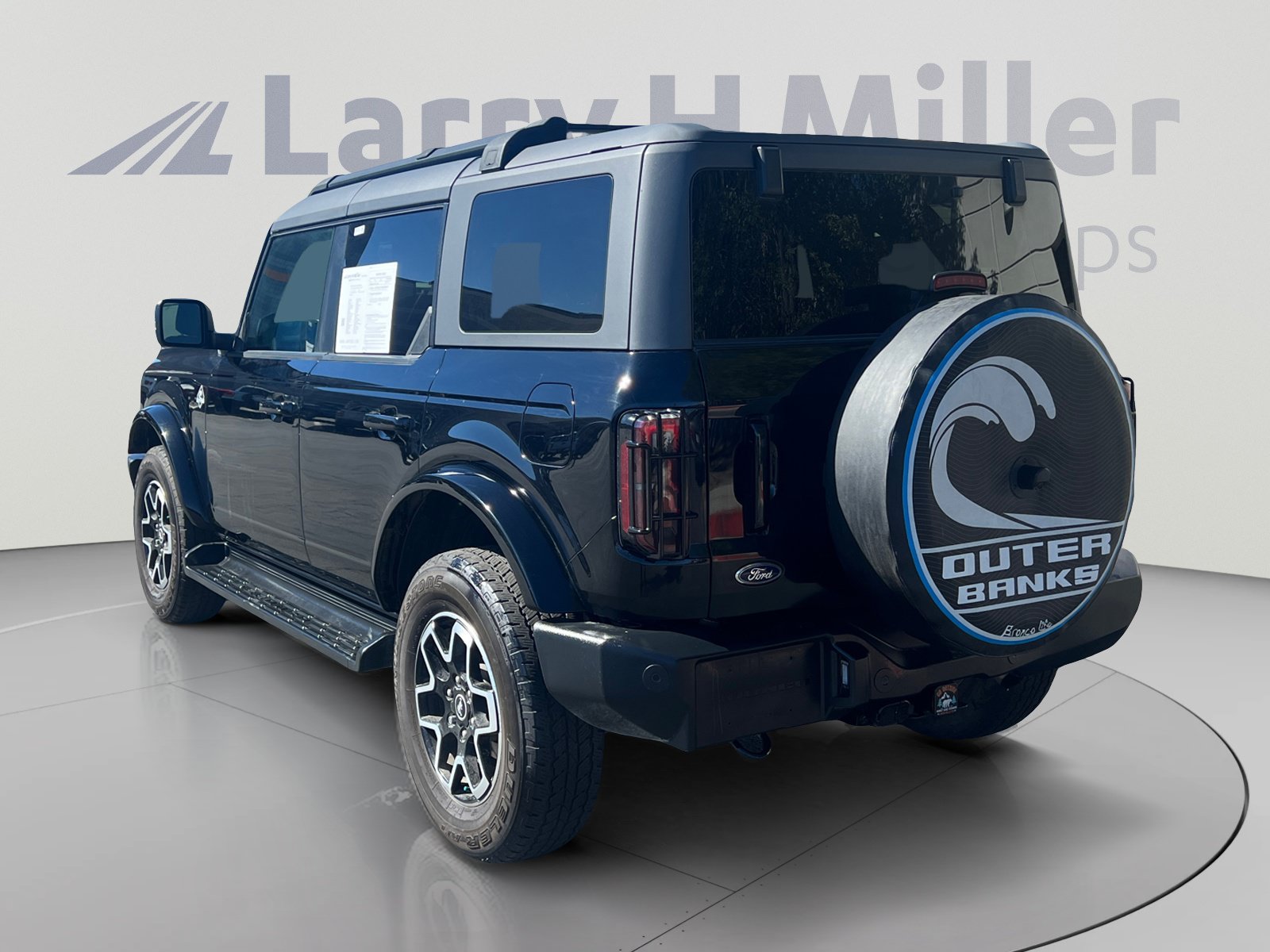 Certified 2025 Ford Bronco Outer Banks AWD/4WD image 3