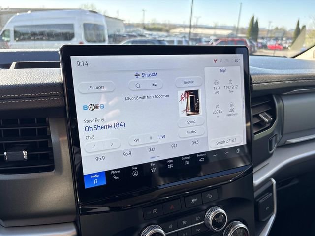 Certified 2024 Ford Expedition XLT image 32