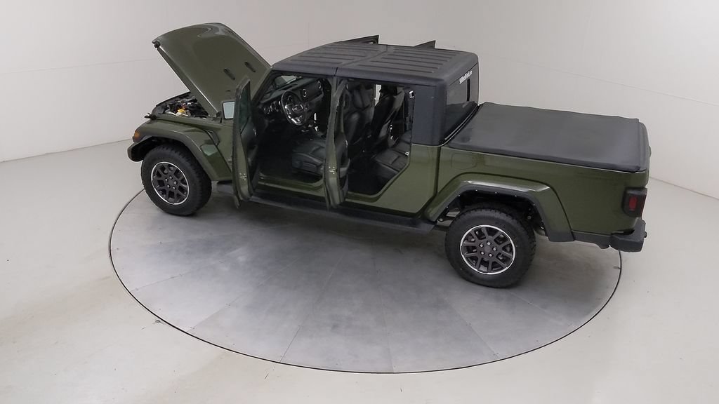 Used 2022 Jeep Gladiator Overland w/ Dual Top Group AWD/4WD image 53