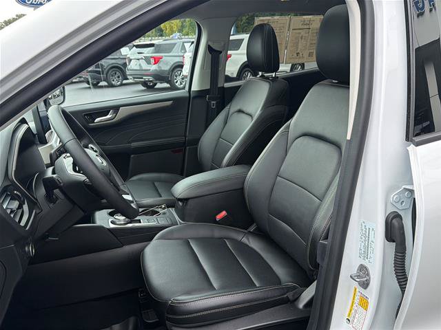 Certified 2022 Ford Escape SEL w/ Technology Package AWD/4WD image 11
