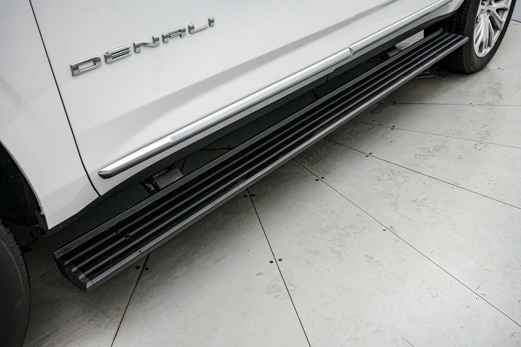 Used 2024 GMC Yukon XL Denali w/ Denali Reserve Package image 11