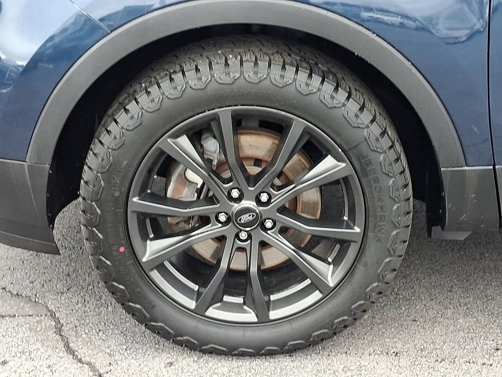 Certified 2017 Ford Explorer XLT w/ Equipment Group 202A image 8