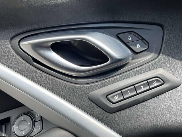 Used 2018 Chevrolet Camaro LT RWD image 14