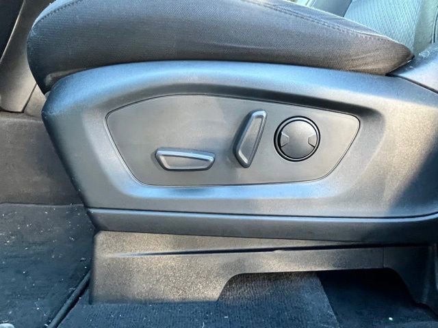 Certified 2022 Ford Explorer XLT w/ Class IV Trailer Tow Package image 19