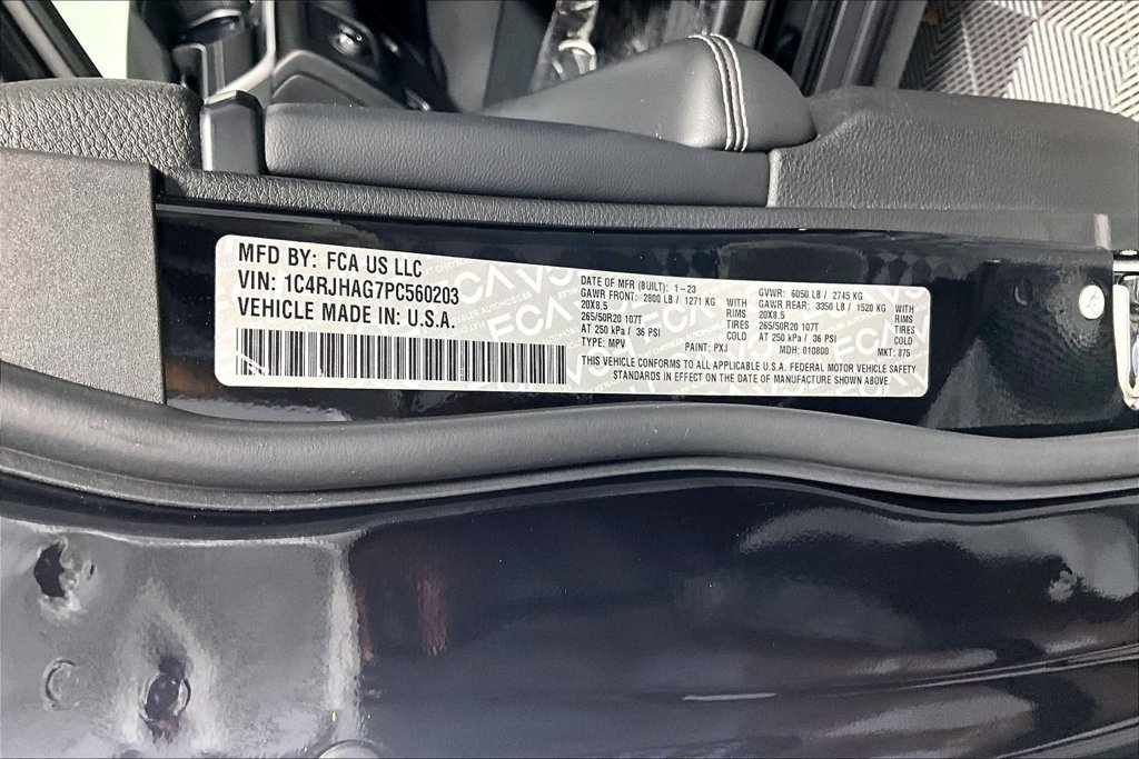 Used 2023 Jeep Grand Cherokee Altitude AWD/4WD image 31