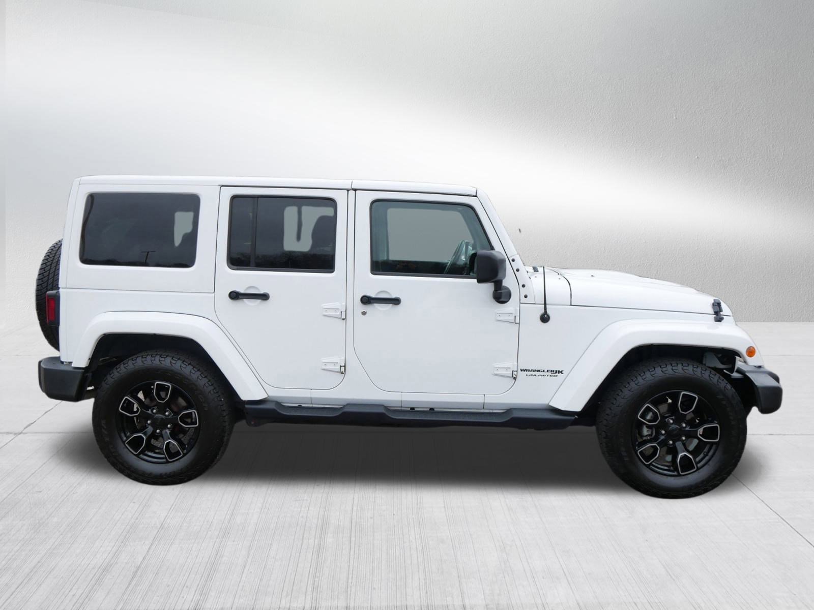 Used 2018 Jeep Wrangler Unlimited Sahara image 6