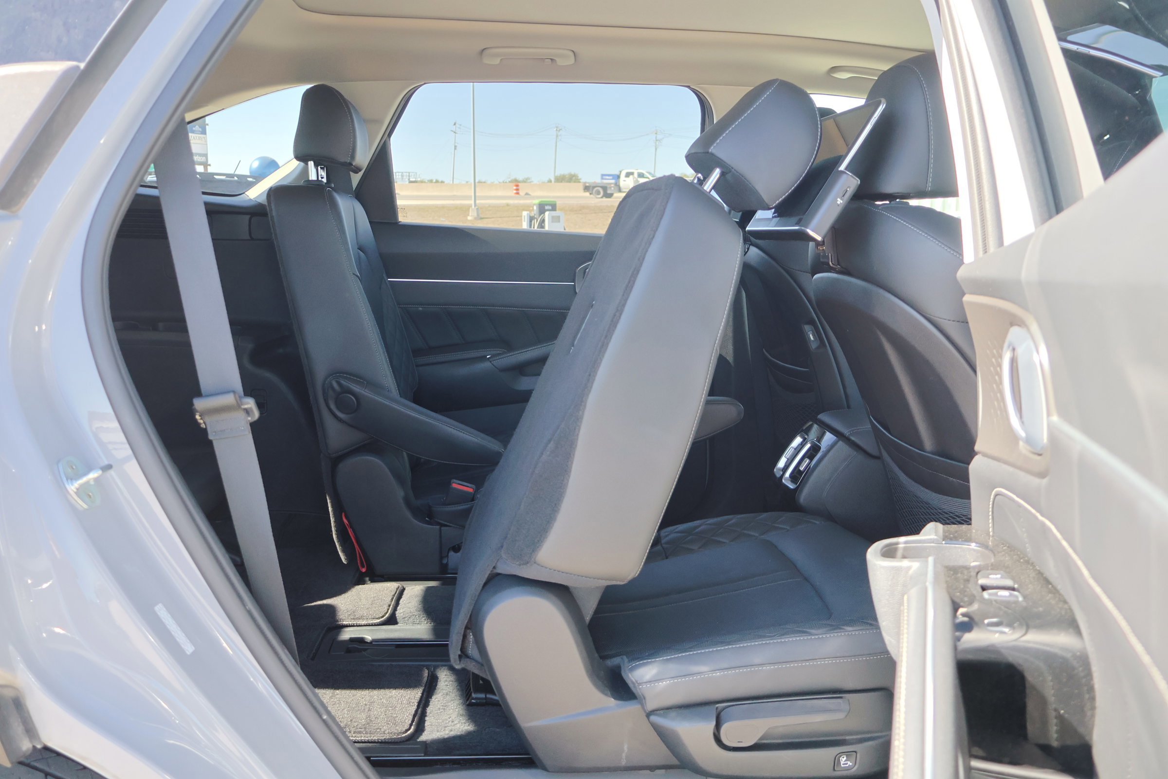 Used 2022 Kia Sorento SX image 40