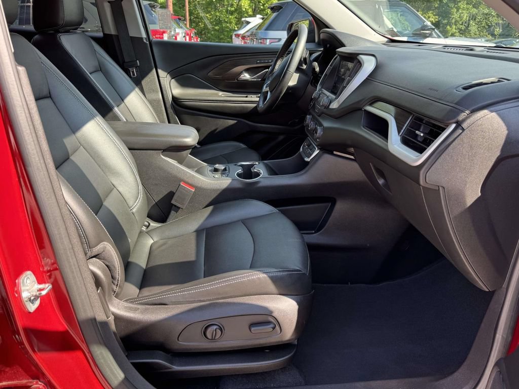 Used 2024 GMC Terrain SLT AWD/4WD image 15
