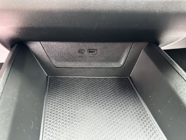 Used 2026 Chevrolet Equinox LT AWD/4WD image 17