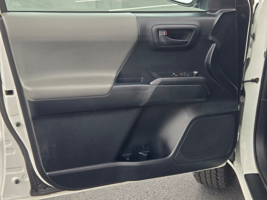 Used 2017 Toyota Tacoma SR RWD image 15