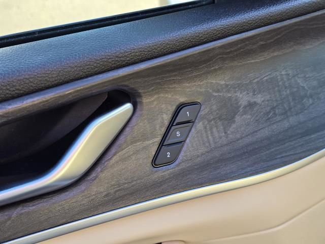 Used 2023 Jeep Grand Cherokee L Limited w/ Luxury Tech Group II image 24