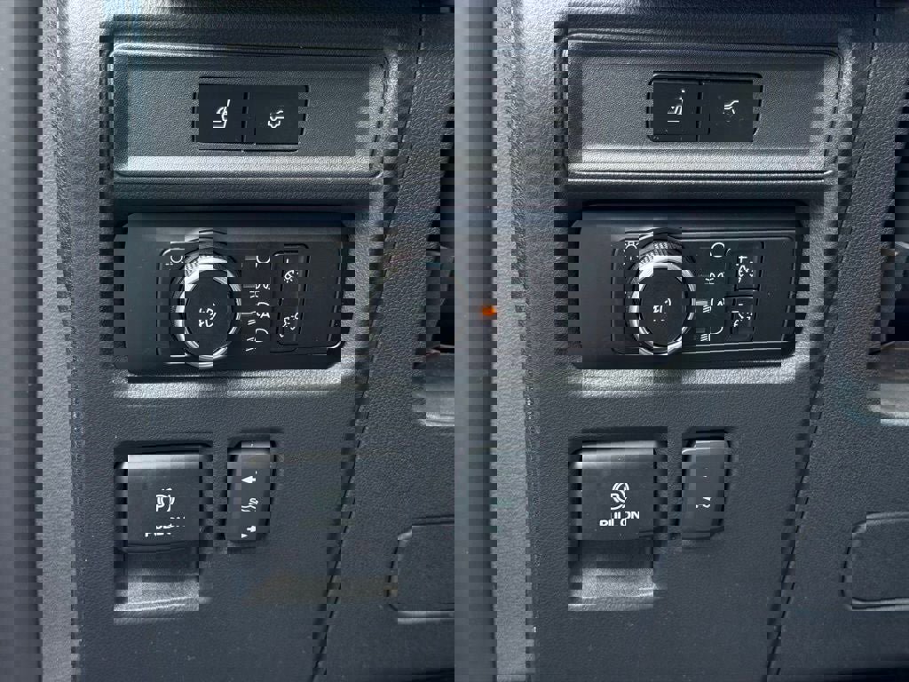 Certified 2024 Ford Expedition Limited image 37