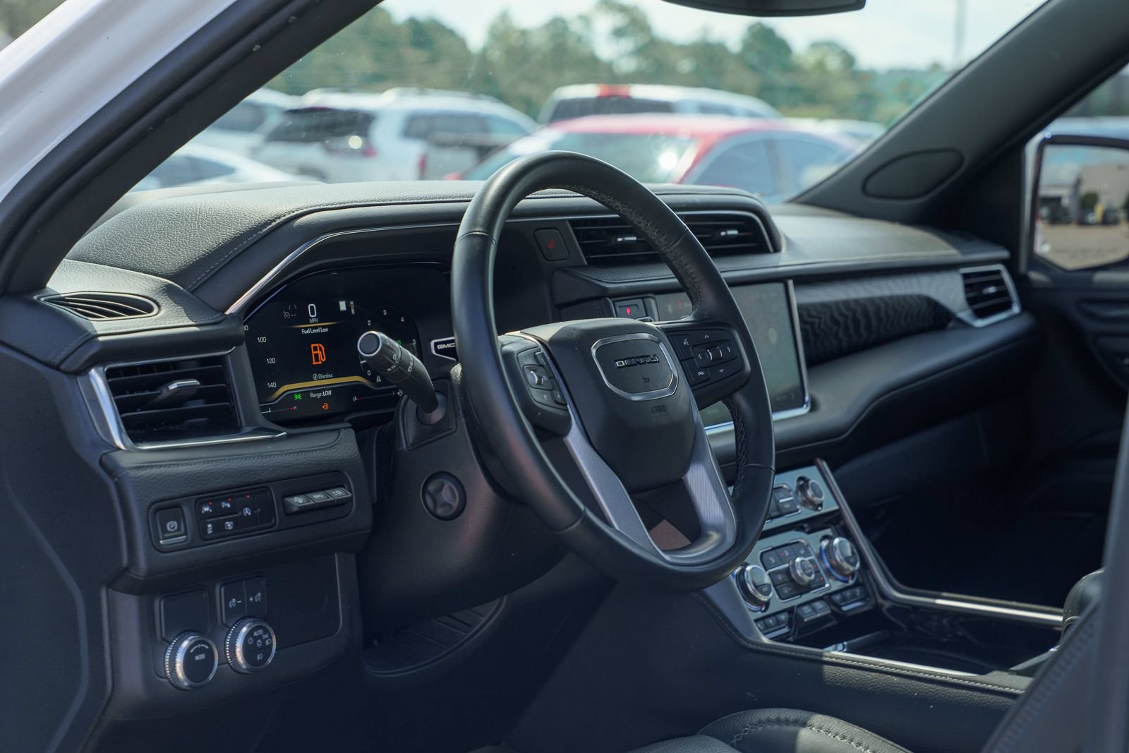 Used 2023 GMC Yukon XL Denali RWD image 30