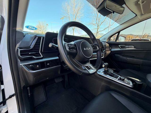 Used 2024 Kia Sportage EX AWD/4WD image 12
