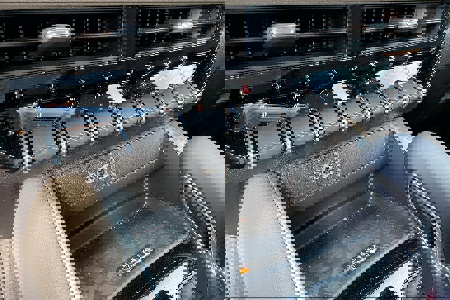 Used 2025 Chevrolet Colorado ZR2 w/ Technology Package image 34