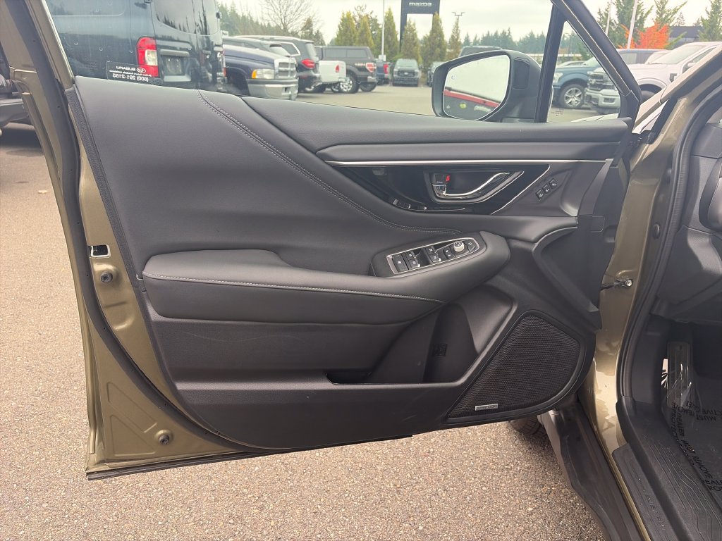 Used 2025 Subaru Outback Touring XT AWD/4WD image 14