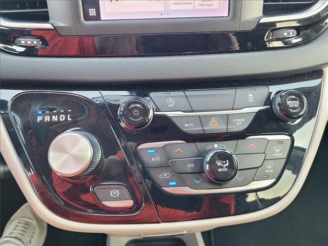 Used 2023 Chrysler Voyager LX FWD image 22