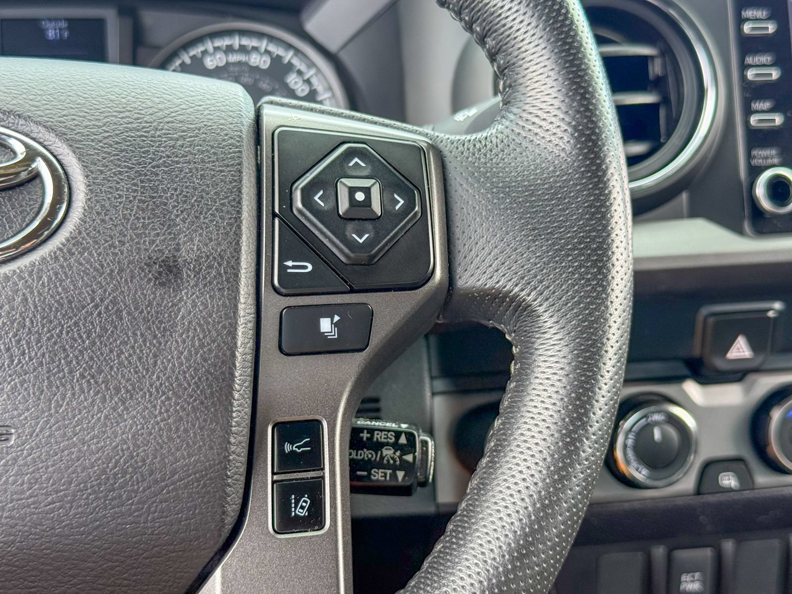 Used 2021 Toyota Tacoma TRD Off-Road AWD/4WD image 35